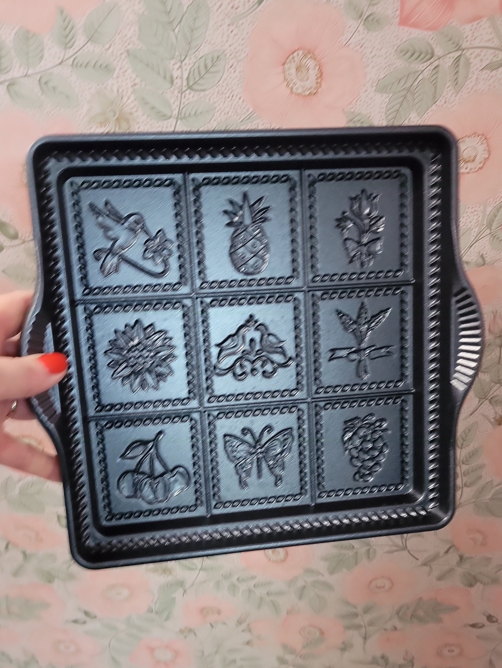 Nordic Ware 9" x 9" English Shortbread Pan